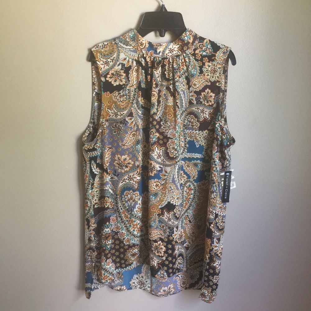 NWT Violet + Claire Sleeveless Blouse Size Large